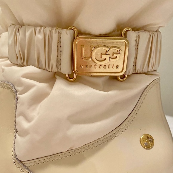 UGG wedge puffer style boot - Picture 3 of 9